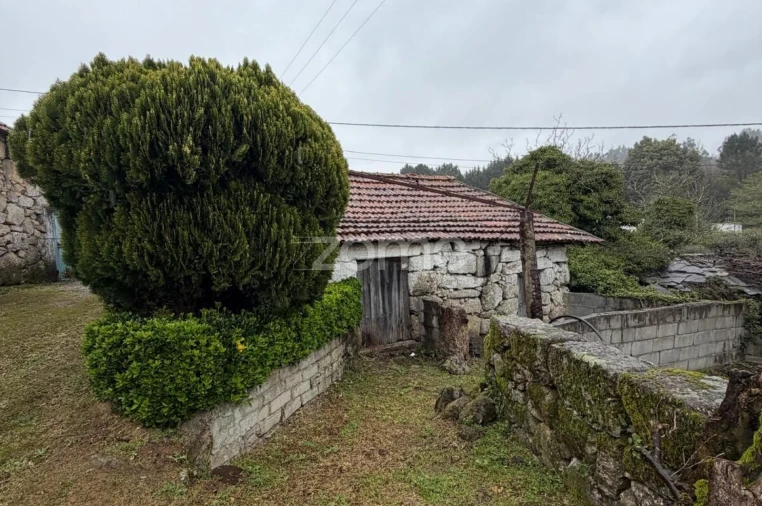 Moradia T2 para Venda em Eja Foto 9