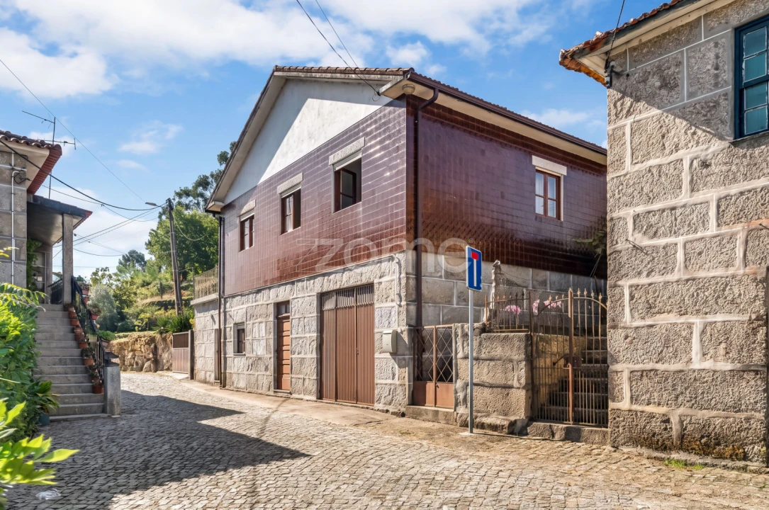 Moradia T2 para Venda em Avessadas e Rosém Foto 1