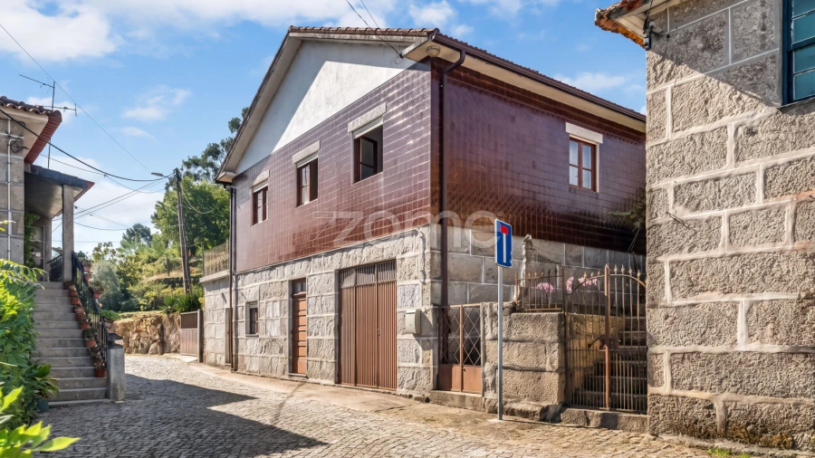Moradia T2 para Venda em Avessadas e Rosém