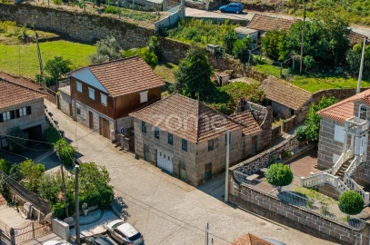Moradia T2 para Venda em Avessadas e Rosém