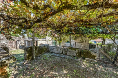 Moradia T2 para Venda em Avessadas e Rosém