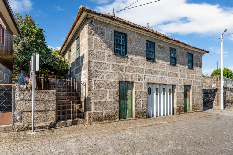 Moradia T2 para Venda em Avessadas e Rosém Foto 3