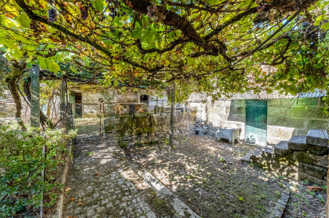 Moradia T2 para Venda em Avessadas e Rosém Foto 4