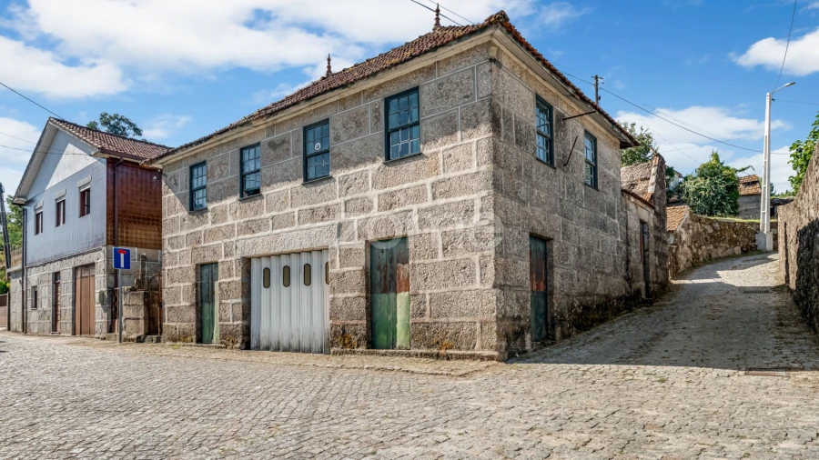 Moradia T2 para Venda em Avessadas e Rosém