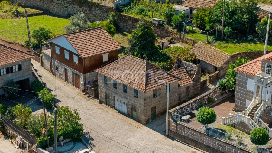 Moradia T3 para Venda em Avessadas e Rosém