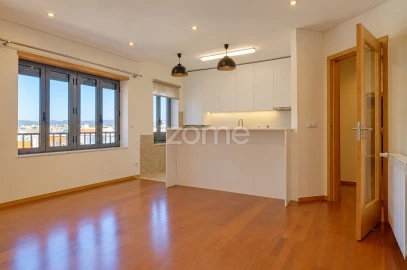 Apartamento T2 para Arrendamento em Vilar de Andorinho