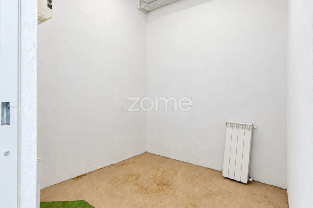 Apartamento T2 para Arrendamento em Vilar de Andorinho Foto 19