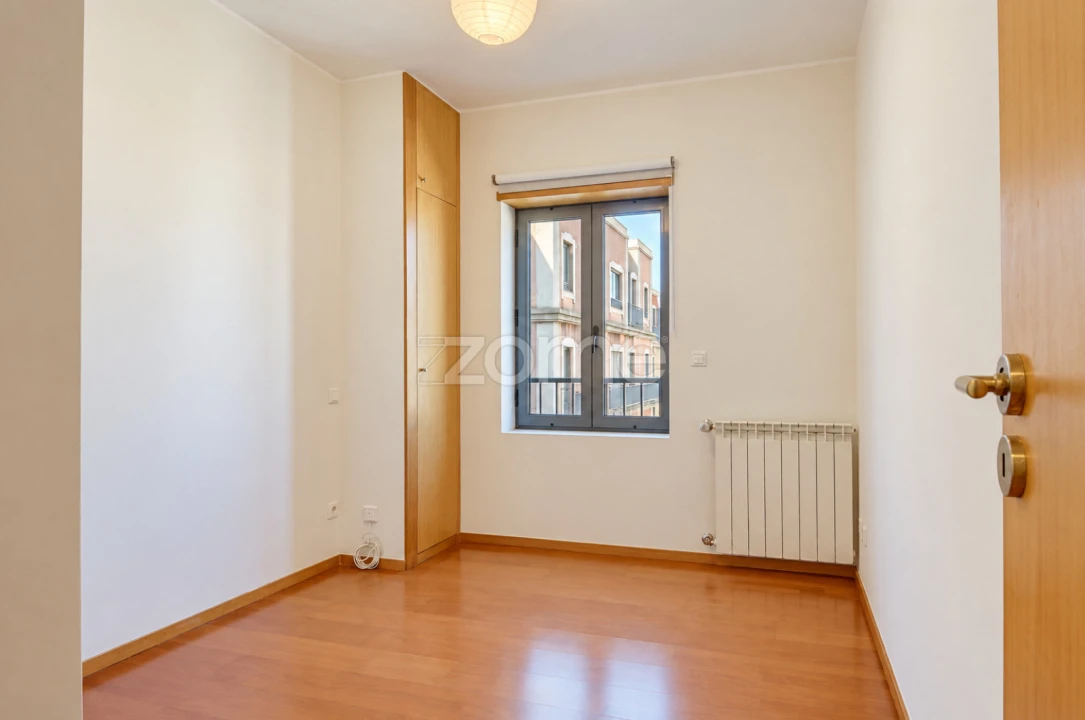 Apartamento T2 para Arrendamento em Vilar de Andorinho Foto 14