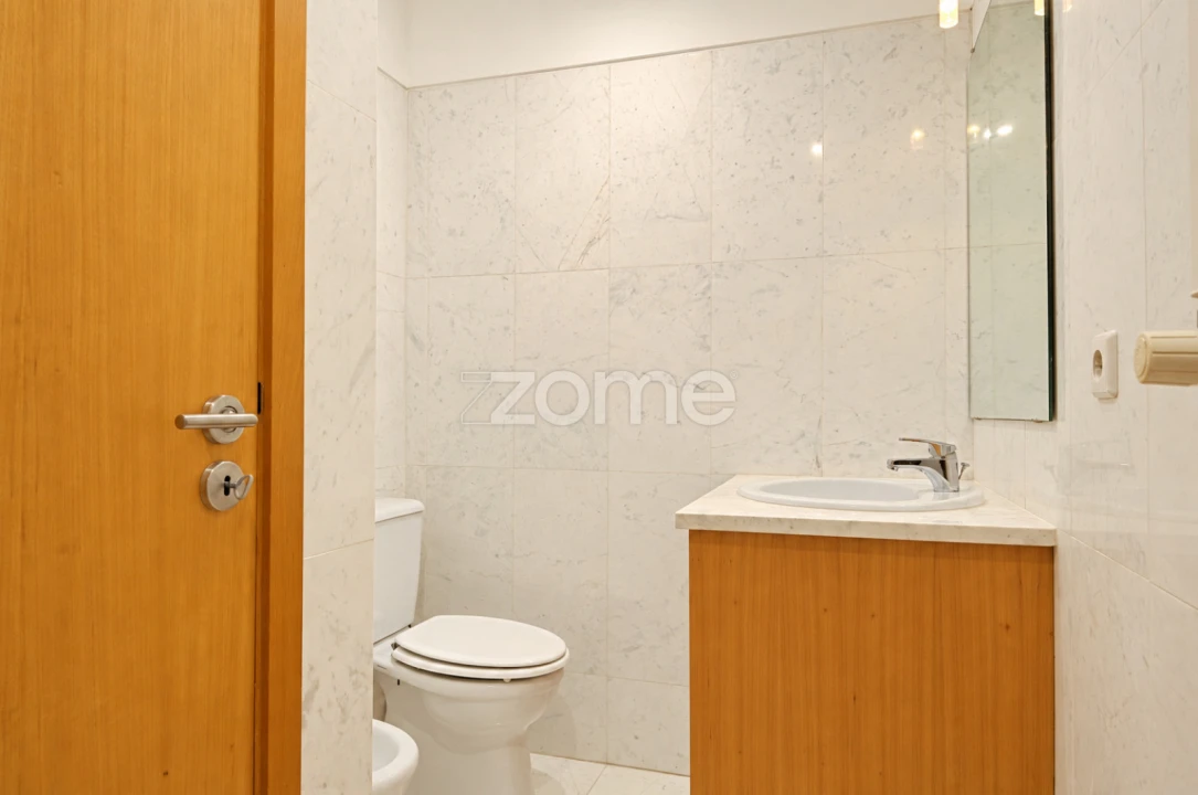 Apartamento T2 para Arrendamento em Vilar de Andorinho Foto 12