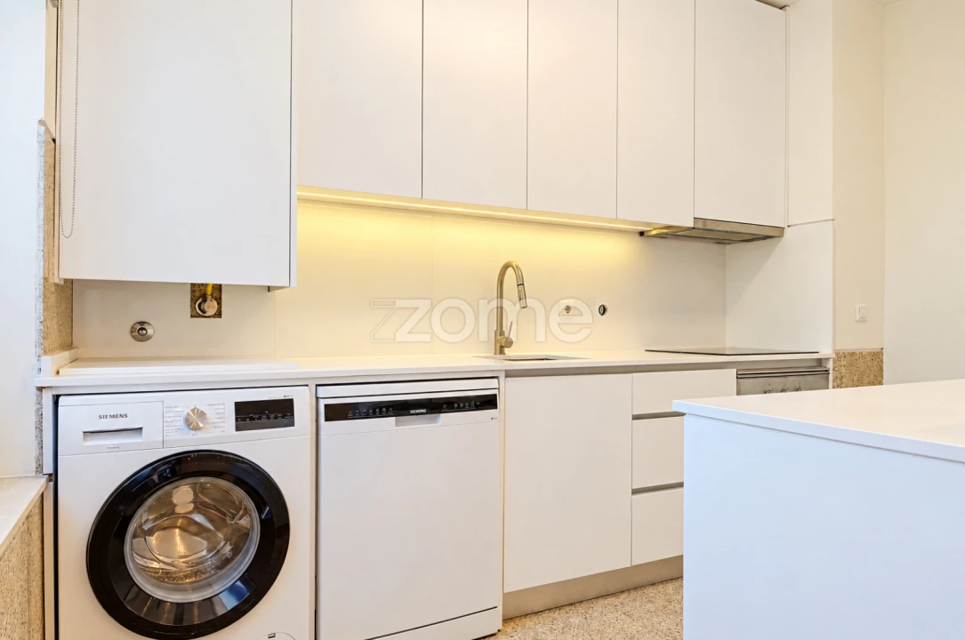 Apartamento T2 para Arrendamento em Vilar de Andorinho Foto 10