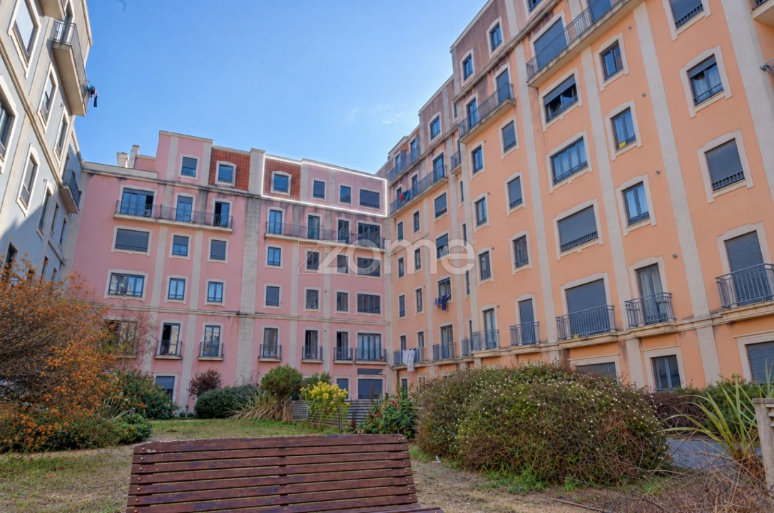 Apartamento T2 para Arrendamento em Vilar de Andorinho Foto 2