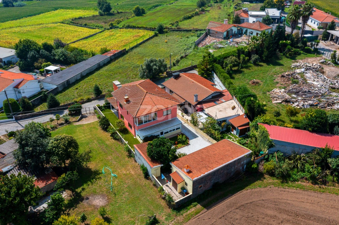 Moradia T5 para Venda em Castêlo da Maia Foto 61