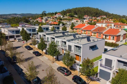 Moradia T3 para Venda em Arnoso (Santa Maria e Santa Eulália) e Sezures
