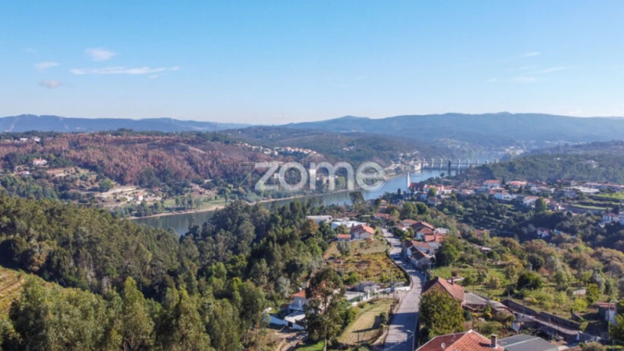 Terreno para Venda em Sandim, Olival, Lever e Crestuma
