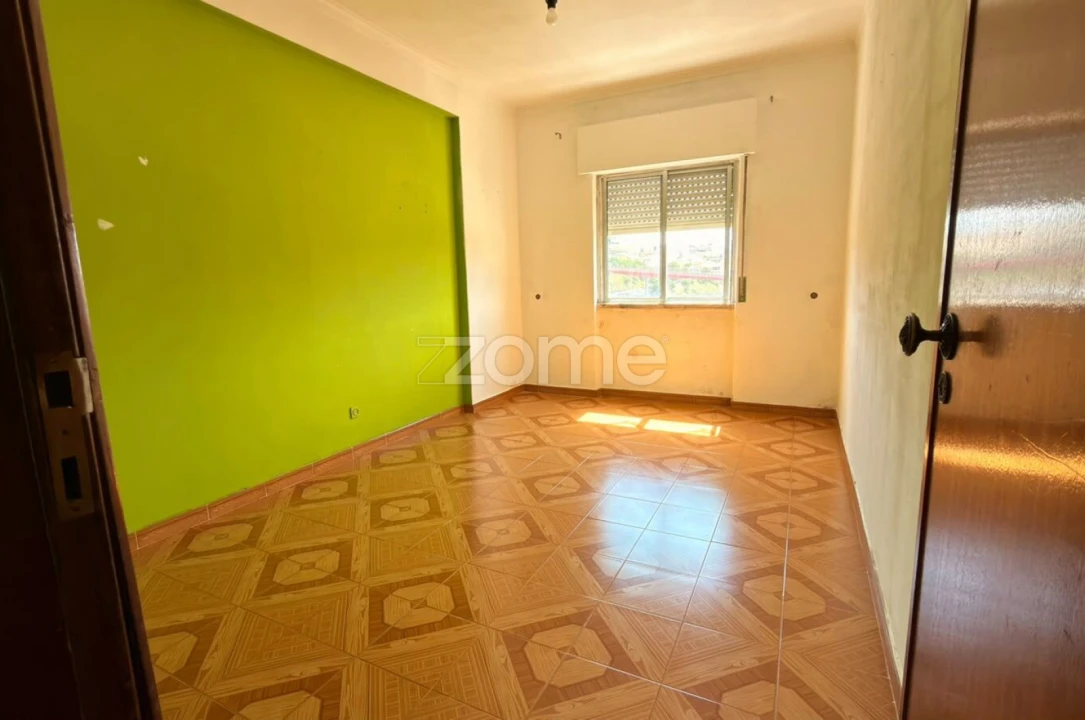Apartamento T2 para Venda em Agualva e Mira-Sintra Foto 13