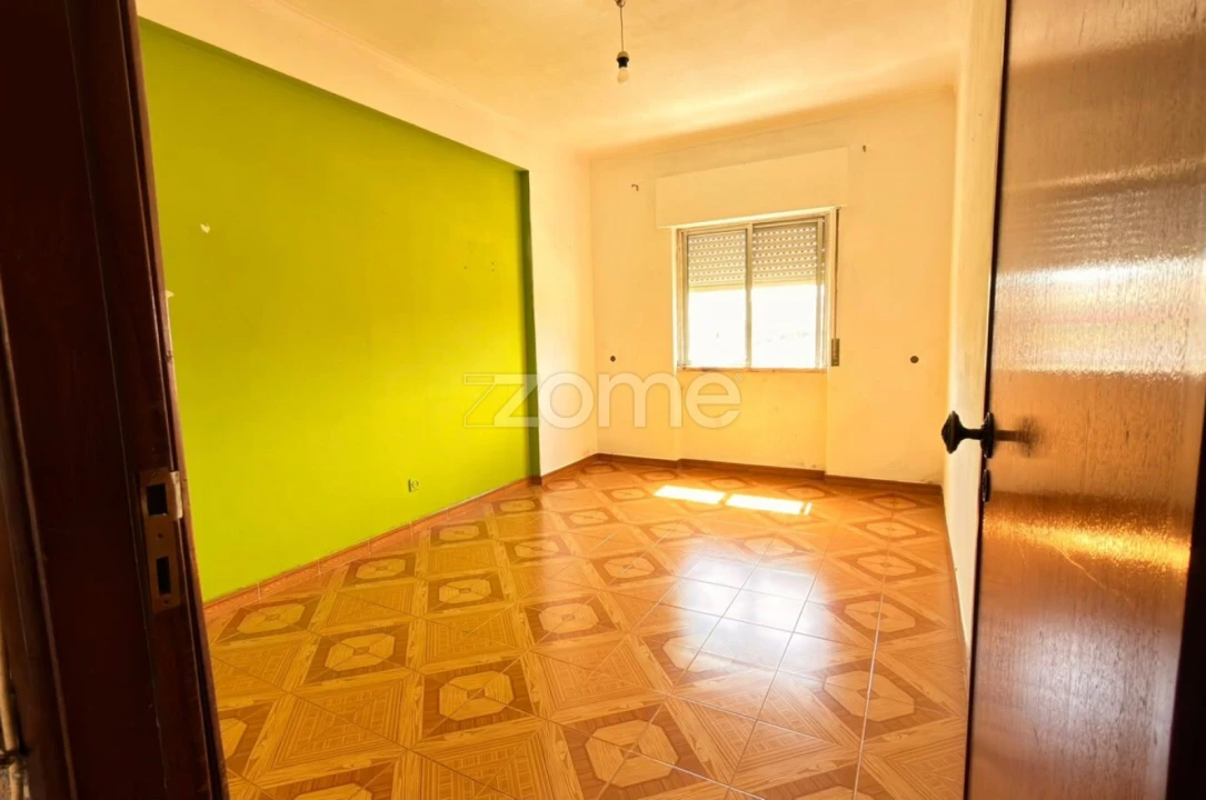 Apartamento T2 para Venda em Agualva e Mira-Sintra Foto 1