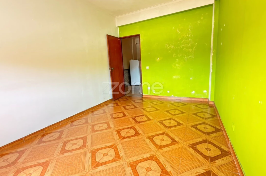 Apartamento T2 para Venda em Agualva e Mira-Sintra Foto 14