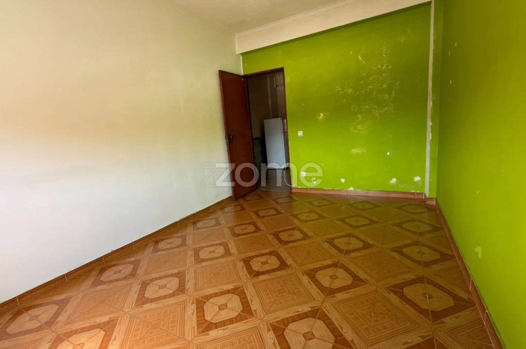 Apartamento T2 para Venda em Agualva e Mira-Sintra Foto 15