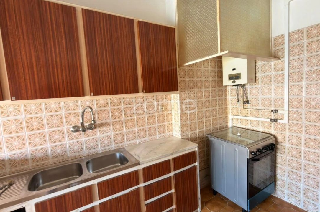 Apartamento T2 para Venda em Agualva e Mira-Sintra Foto 10