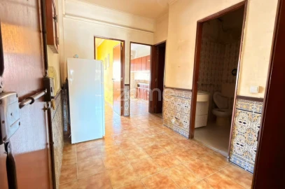 Apartamento T2 para Venda em Agualva e Mira-Sintra