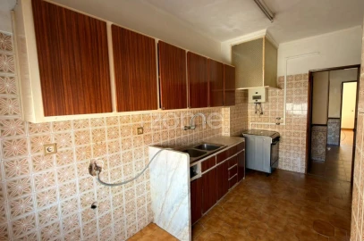 Apartamento T2 para Venda em Agualva e Mira-Sintra