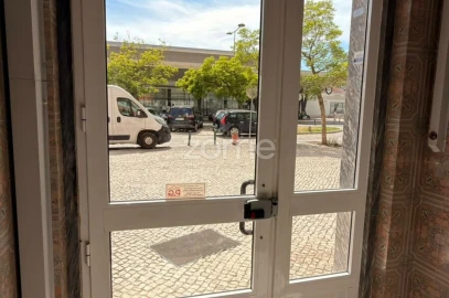 Apartamento T2 para Venda em Agualva e Mira-Sintra