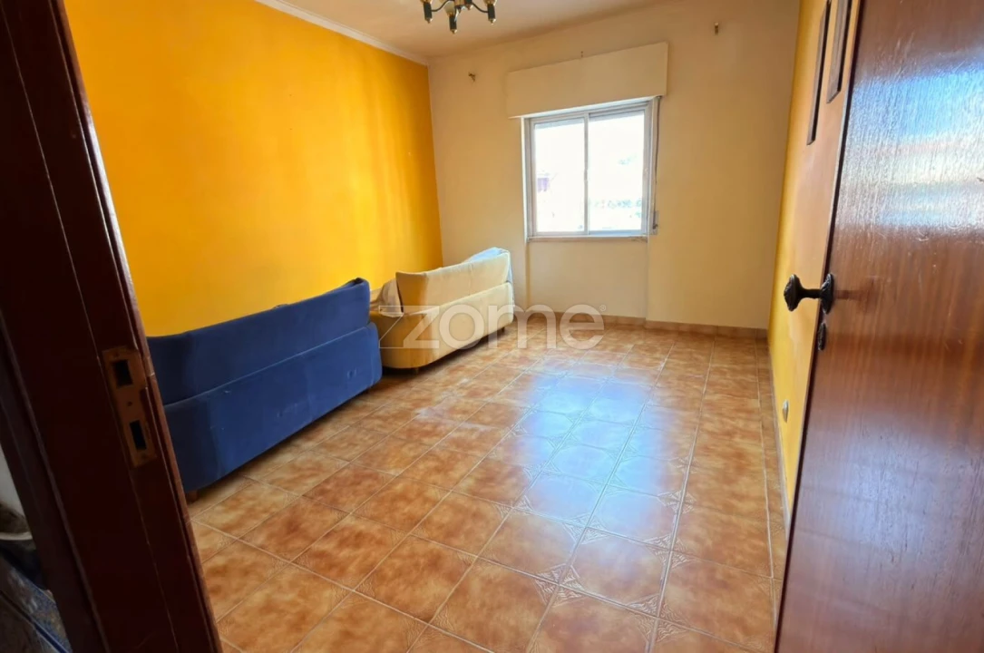 Apartamento T2 para Venda em Agualva e Mira-Sintra Foto 16