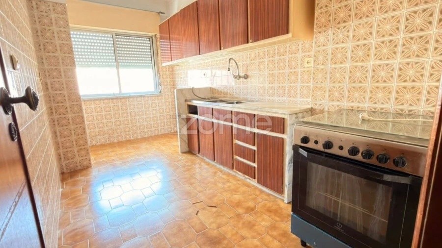 Apartamento T2 para Venda em Agualva e Mira-Sintra