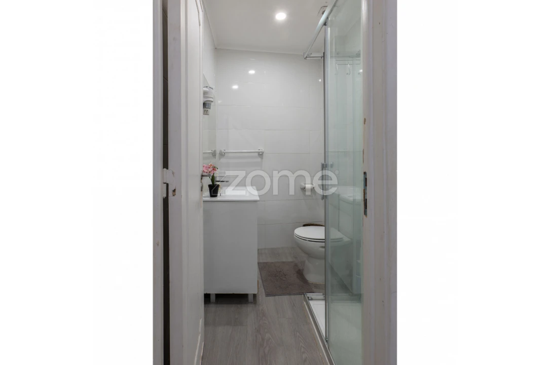 Apartamento T2 para Venda em Laranjeiro e Feijó Foto 5