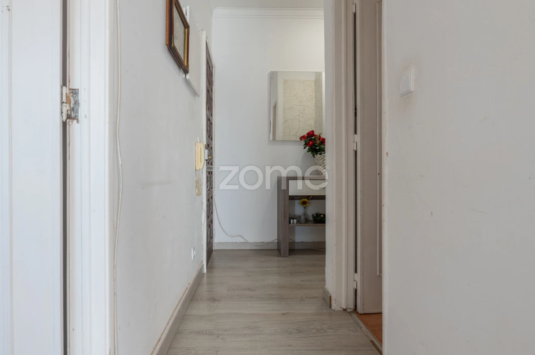 Apartamento T2 para Venda em Laranjeiro e Feijó Foto 8