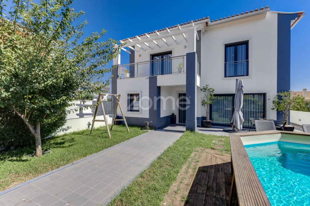 Moradia T5 para Venda em São Domingos de Rana Foto 1