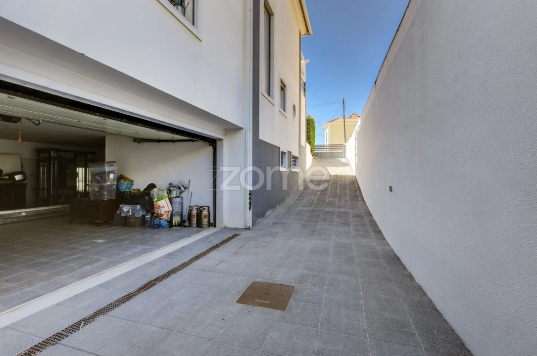 Moradia T5 para Venda em São Domingos de Rana Foto 43