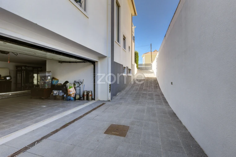 Moradia T5 para Venda em São Domingos de Rana Foto 43