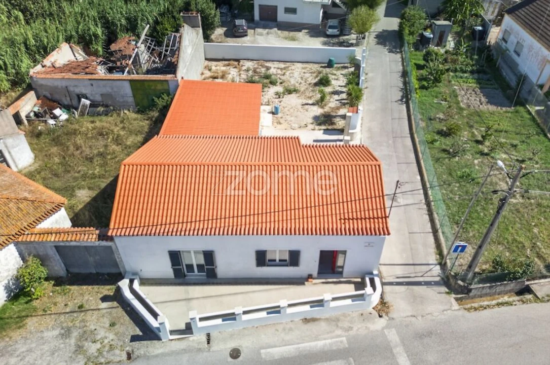 Moradia T1 para Venda em Vale da Pedra Foto 1