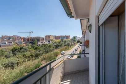 Apartamento T2 para Venda em Santo Antonio dos Olivais