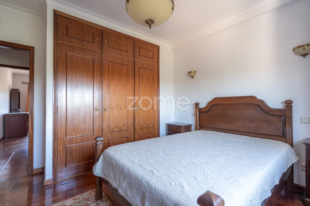 Apartamento T2 para Venda em Santo Antonio dos Olivais Foto 19