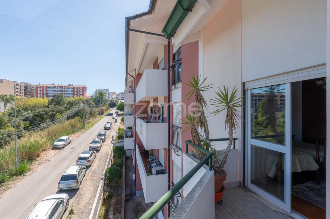 Apartamento T2 para Venda em Santo Antonio dos Olivais Foto 16