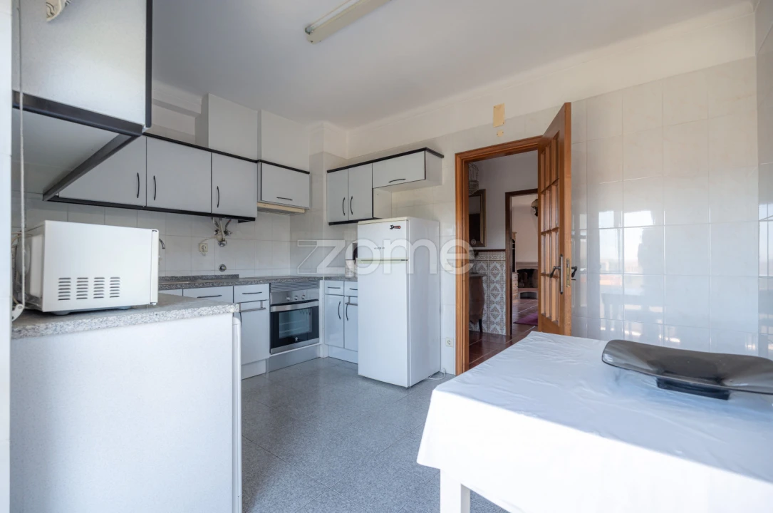 Apartamento T2 para Venda em Santo Antonio dos Olivais Foto 10