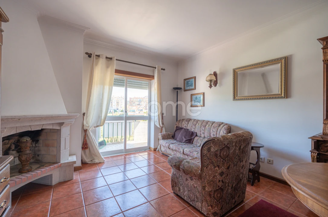 Apartamento T2 para Venda em Santo Antonio dos Olivais Foto 26