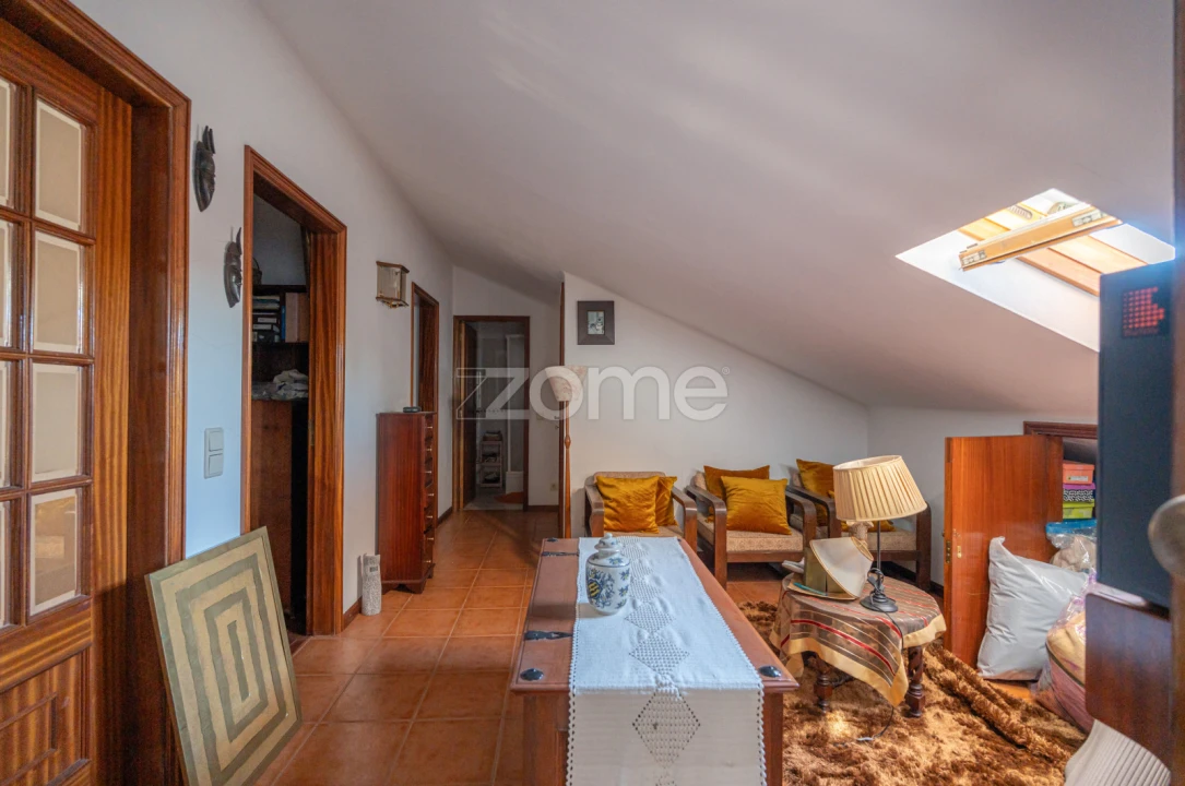 Apartamento T2 para Venda em Santo Antonio dos Olivais Foto 30