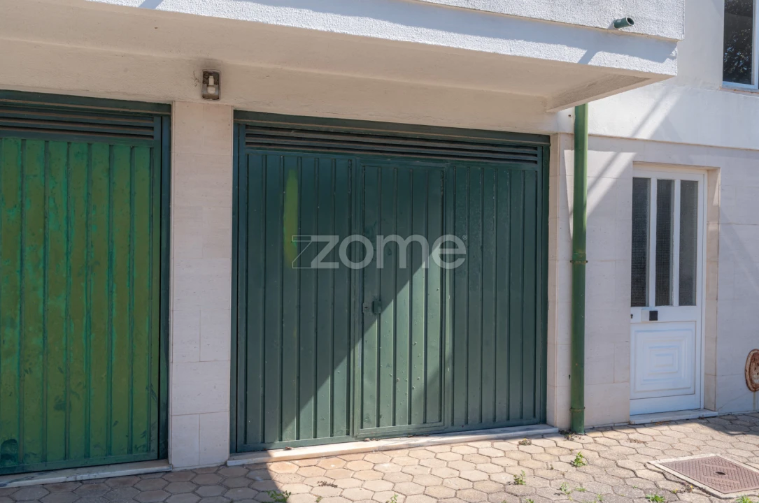 Apartamento T2 para Venda em Santo Antonio dos Olivais Foto 31