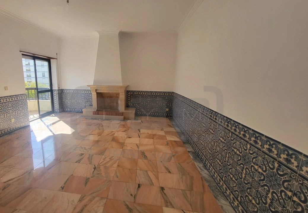Apartamento T2 para Venda em São João Baptista e Santa Maria dos Olivais Foto 2