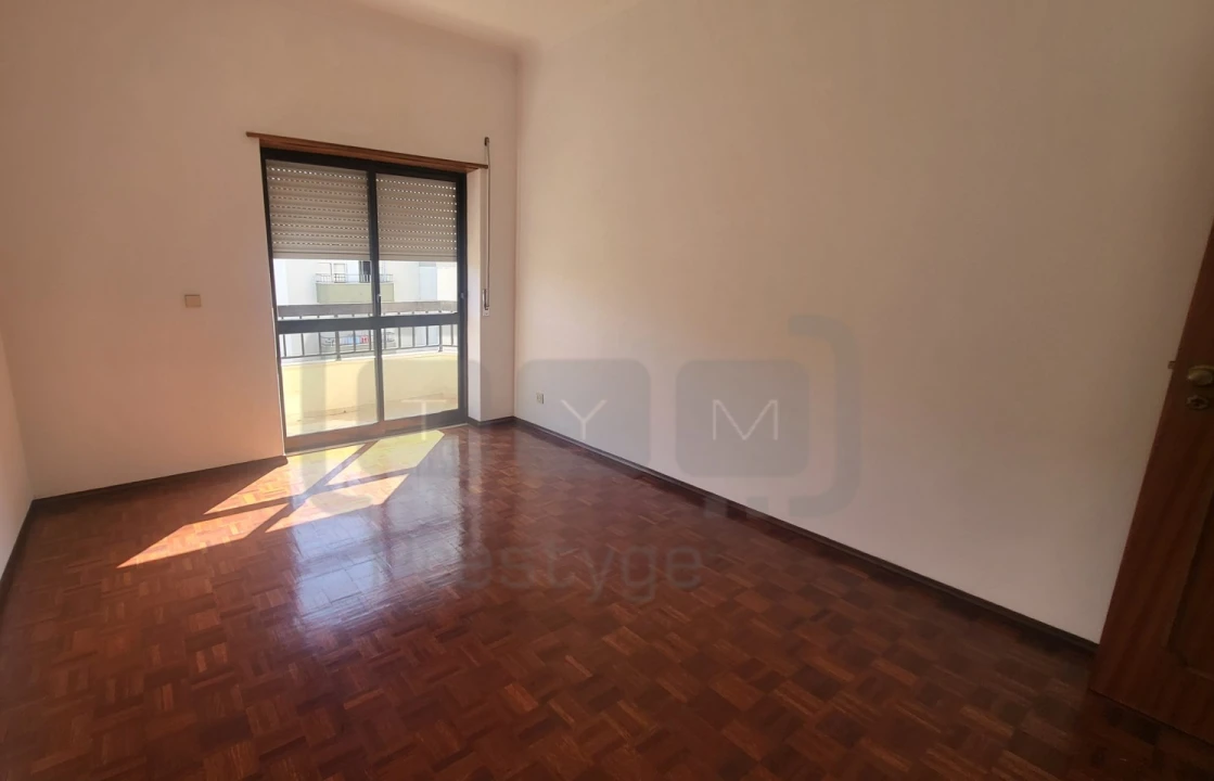 Apartamento T2 para Venda em São João Baptista e Santa Maria dos Olivais Foto 4