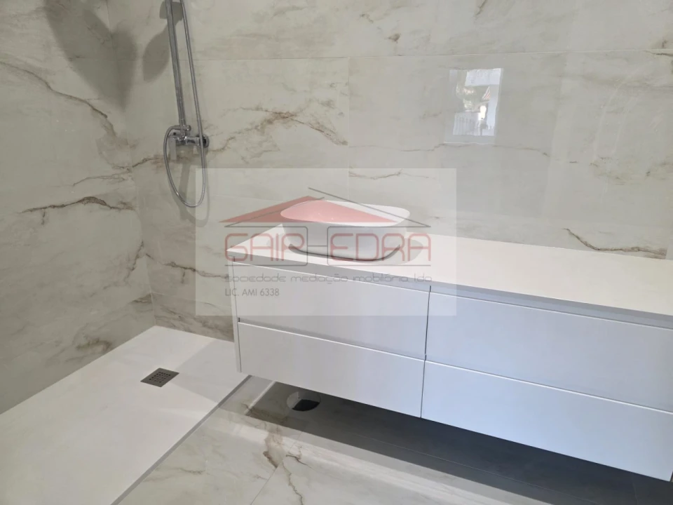 Apartamento T2 para Venda em Madalena Foto 18