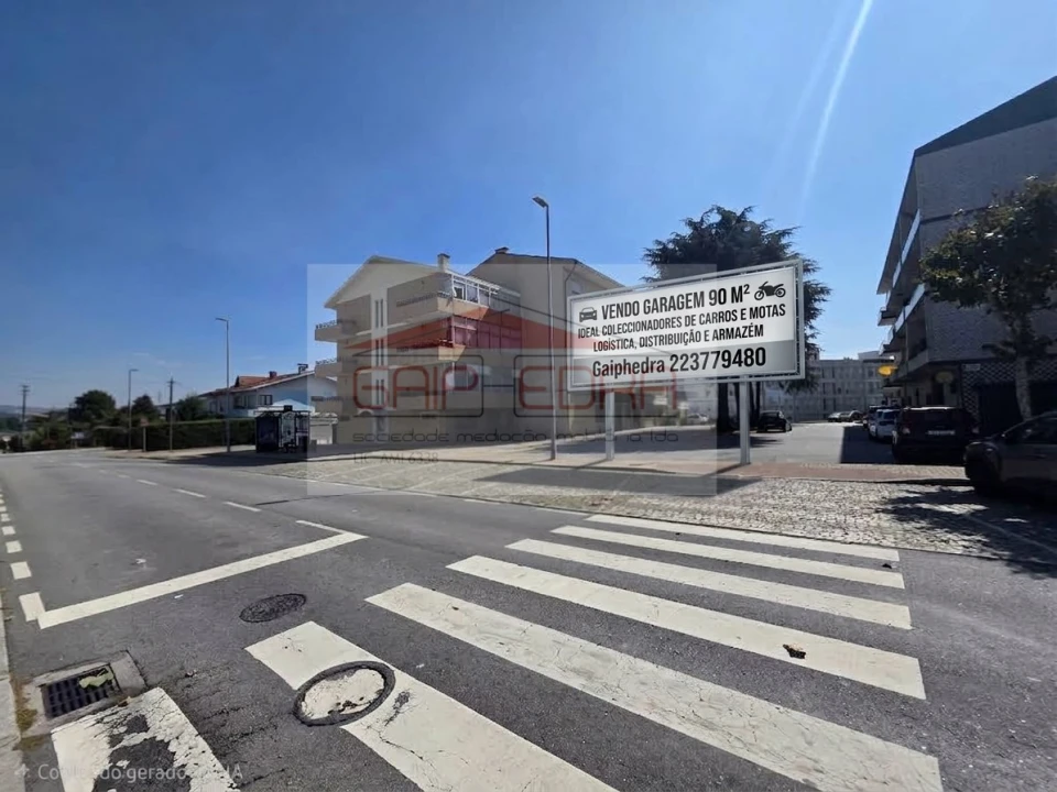 Garagem para Venda em Ermesinde Foto 1
