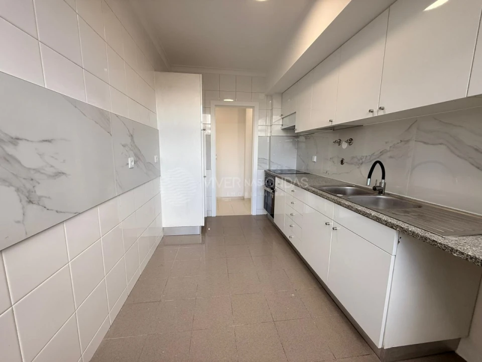 Apartamento T3 para Venda em Laranjeiro e Feijó Foto 3