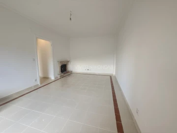 Apartamento T3 para Venda em Laranjeiro e Feijó