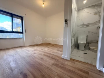 Apartamento T3 para Venda em Laranjeiro e Feijó
