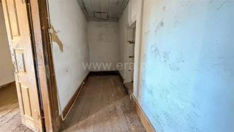 Moradia T1 para Venda em Santa Marinha do Zezere