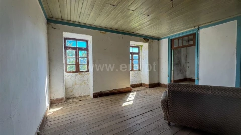 Moradia T1 para Venda em Santa Marinha do Zezere